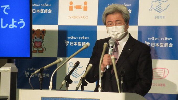 会見に臨む中川会長.jpg