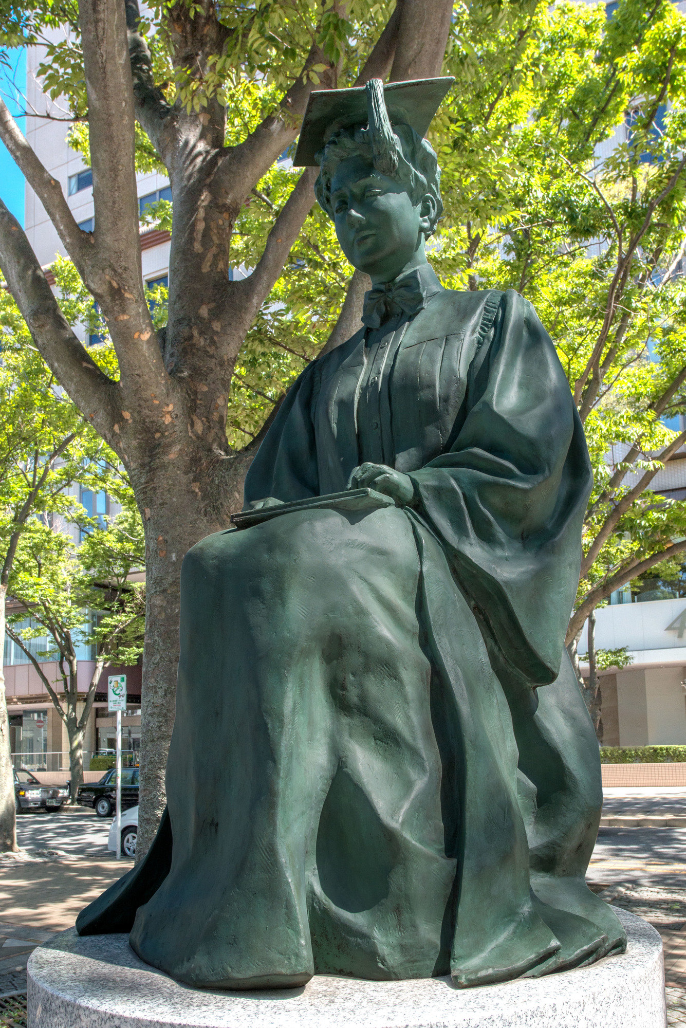 ヘレン・ケラー像（千葉中央公園）.jpg