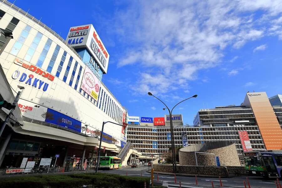 新宿駅西口（小田急ハルク）.jpg