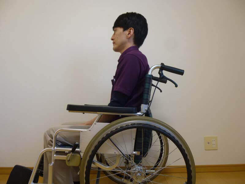 工夫①:寄りかかりやすい背もたれを作る