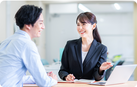 福祉・介護職専門のキャリアアドバイザーが、希望条件などを伺い、ご希望にマッチした転職先をご紹介いたします。